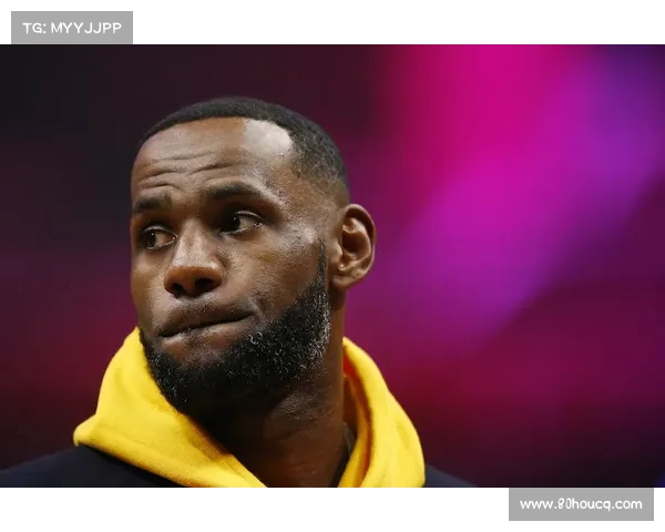 詹姆斯中国行首站抵达上海 球迷热情喊出GOAT称号荣耀迎接 詹姆斯中国行首站抵达上海 球迷热情喊出GOAT称号荣耀迎接